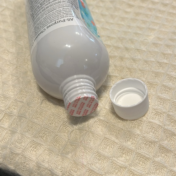 Scentsy Make A Splash All-Purpose Cleaner - Picture 3 of 3